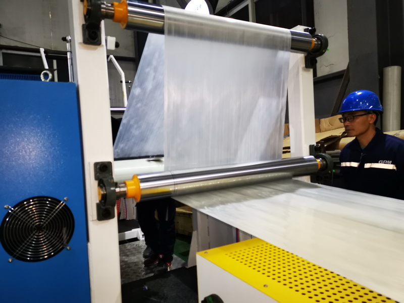 PE+連續(xù)玻璃纖維增強熱塑性單向預浸帶生產(chǎn)線（CFRT-UD 帶）